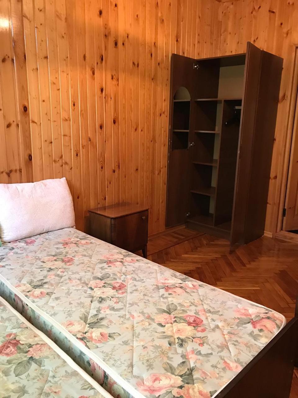 Гостевой Дом С Садом Hotel Gagra Eksteriør billede