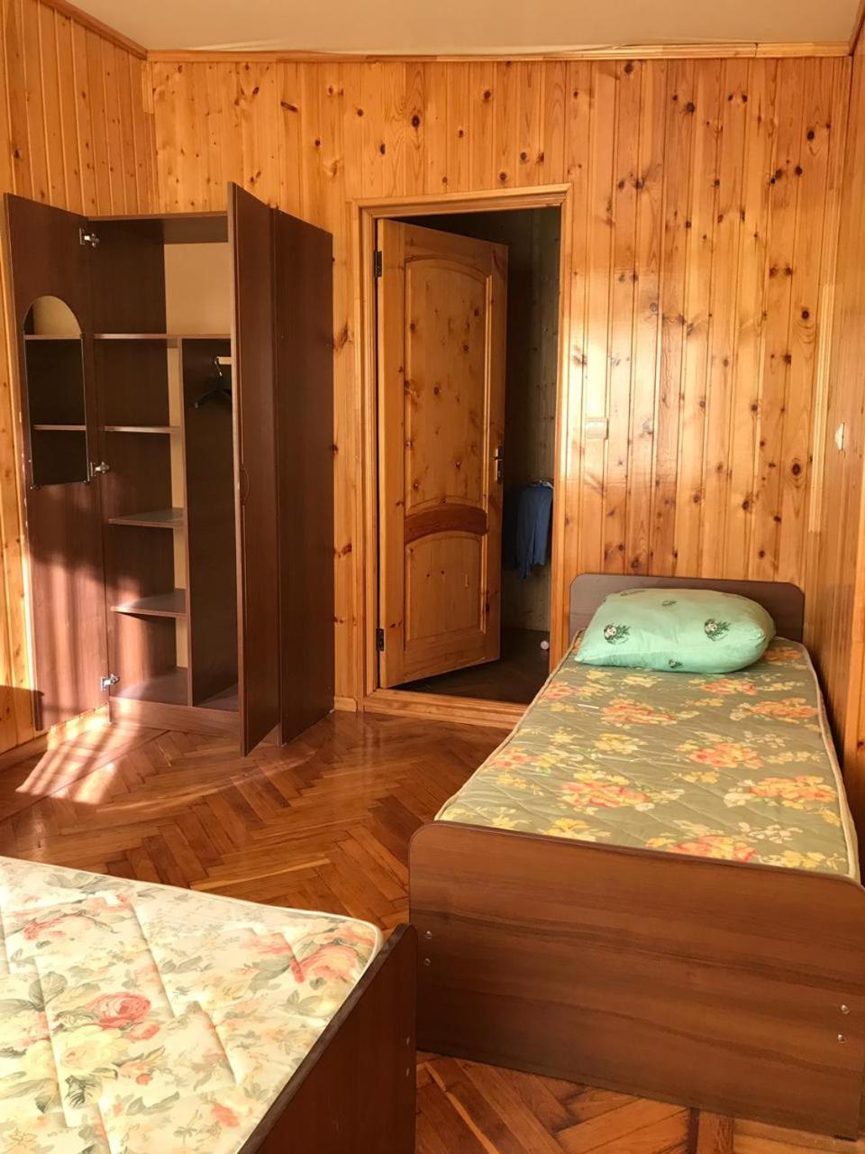 Гостевой Дом С Садом Hotel Gagra Eksteriør billede