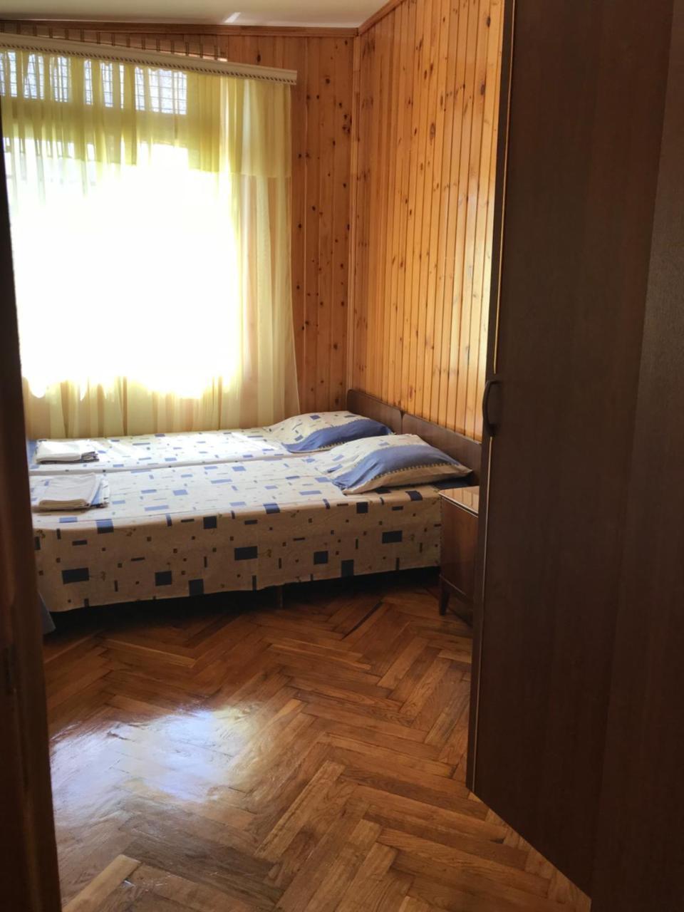 Гостевой Дом С Садом Hotel Gagra Eksteriør billede